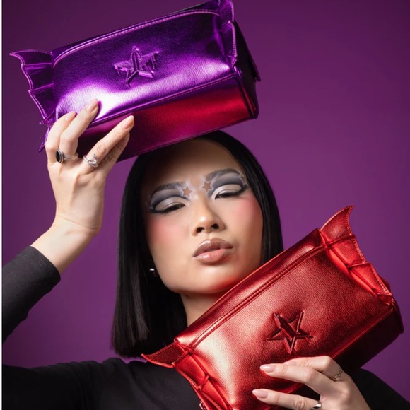 Jeffree Star Limited-Edition Halloween Bat Wing Make Up Bag w/Side Hooks! - Picture 5 of 5